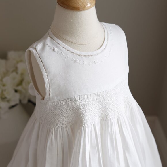 RARE White Smocked Linen Flower Girl Dress Feltman Brothers Beach Wedding NWOT - Picture 3 of 6